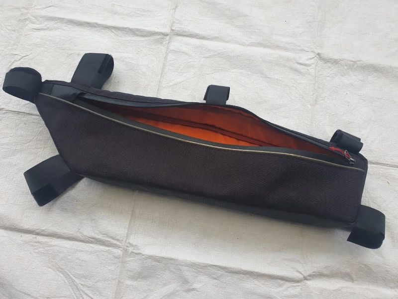 Prodám bikepackingovou brašnu do rámu od Lojzy Orgoně