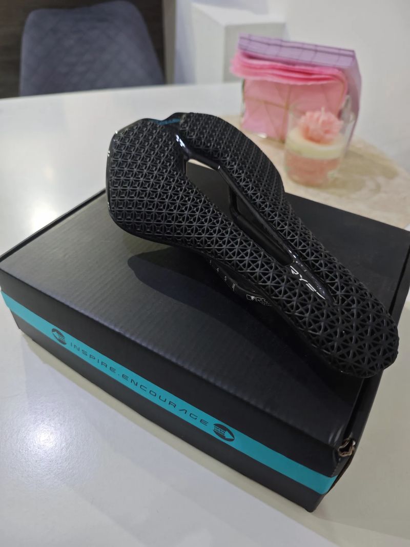 Pánské carbonove 3D sedlo Ryet