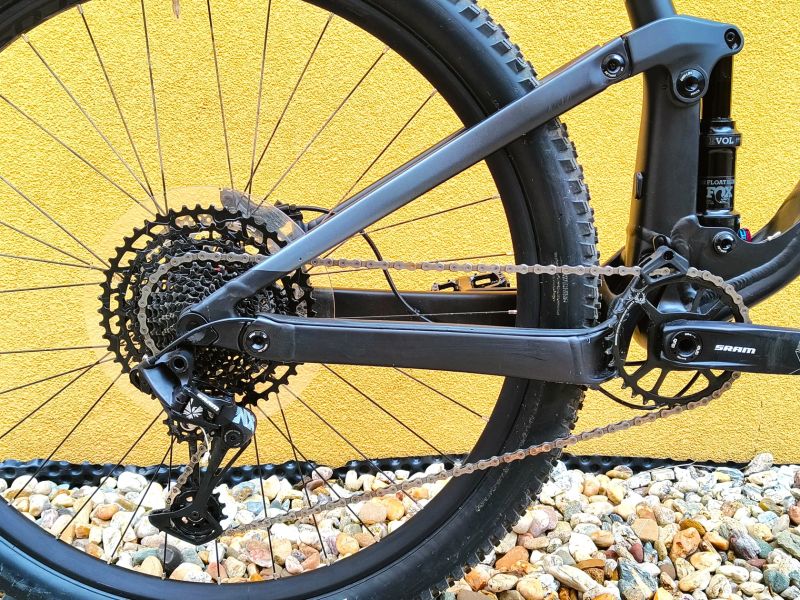 Scott Genius 950 vel. M 29", zdvihy 150/150 mm, najeto 200 km, TOP STAV, PC 75 990 Kč