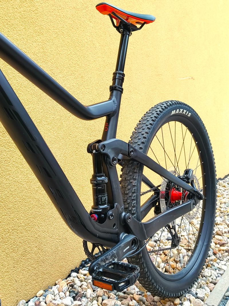 Scott Genius 950 vel. M 29", zdvihy 150/150 mm, najeto 200 km, TOP STAV, PC 75 990 Kč