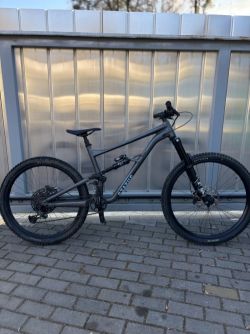 Prodám trailové, enduro-ready kolo Specialized Status 160