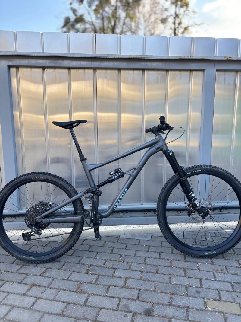 Prodám trailové, enduro-ready kolo Specialized Status 160