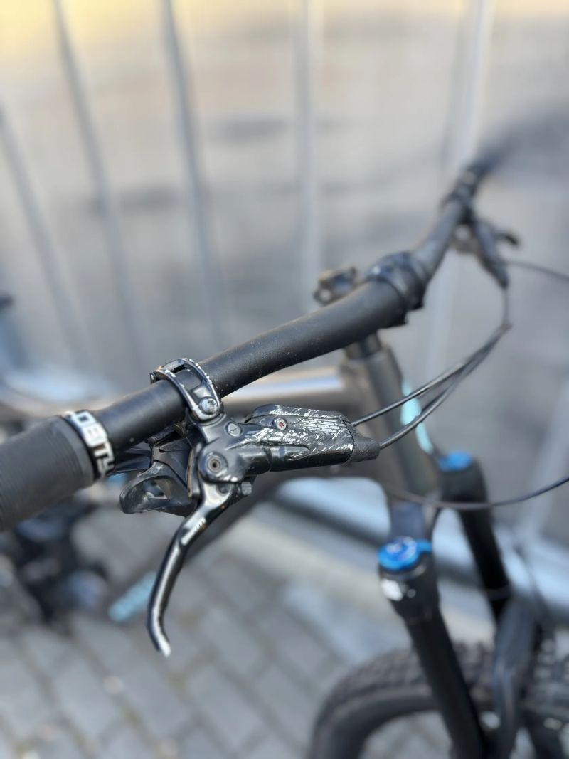 Prodám trailové, enduro-ready kolo Specialized Status 160