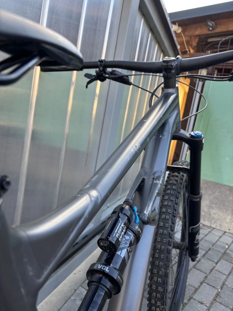 Prodám trailové, enduro-ready kolo Specialized Status 160