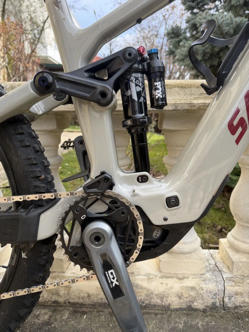 Santa Cruz Vala 1C GX AXS (L) - Kámoši na tebe nebudou čekat a ty si konečně zajezdíš taky z kopce!