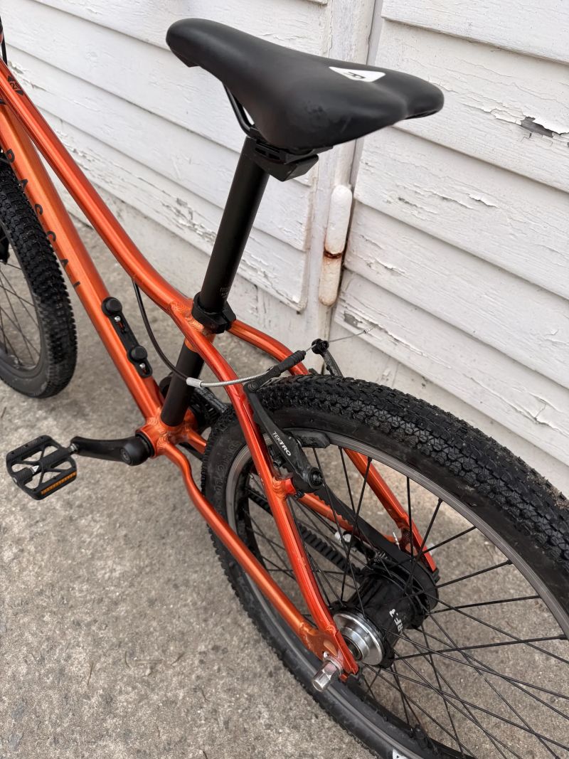 Dětské kolo Rascal 20 – 3 rychlosti, řemenový pohon