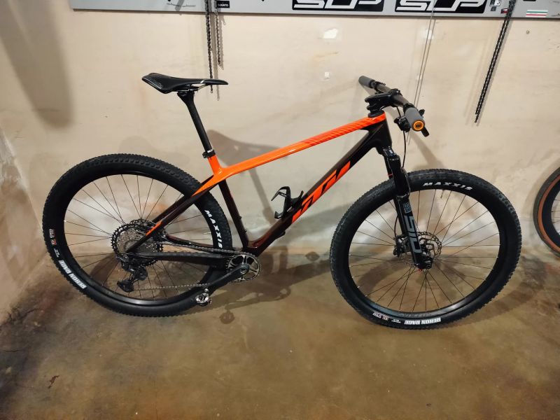 Stavba na rámu KTM Myroon Exonic vel. L