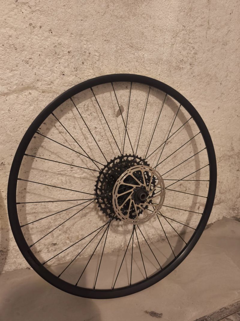 Zapletená kola Jalco / Formula – kazeta SRAM NX + kotouče SRAM Centerline