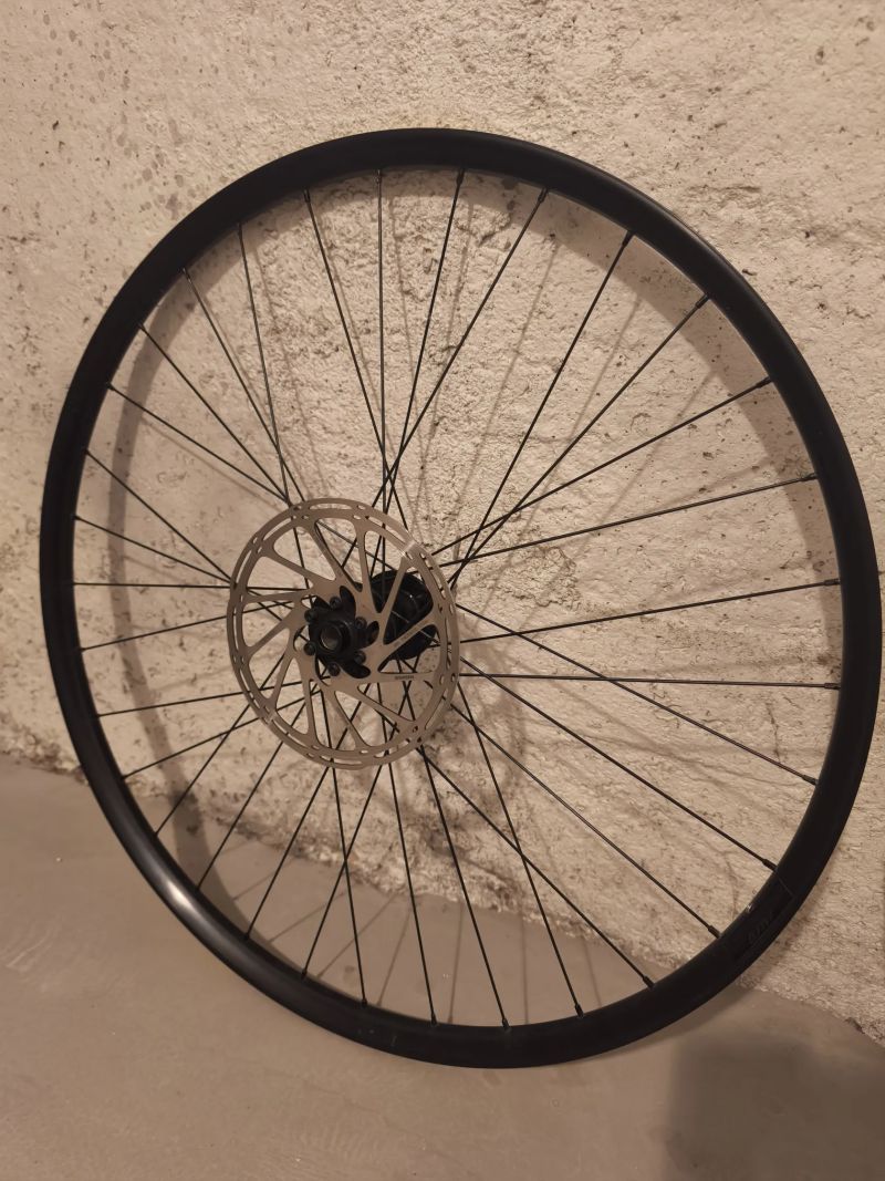 Zapletená kola Jalco / Formula – kazeta SRAM NX + kotouče SRAM Centerline