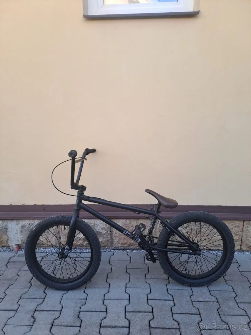 Flybikes Neutron