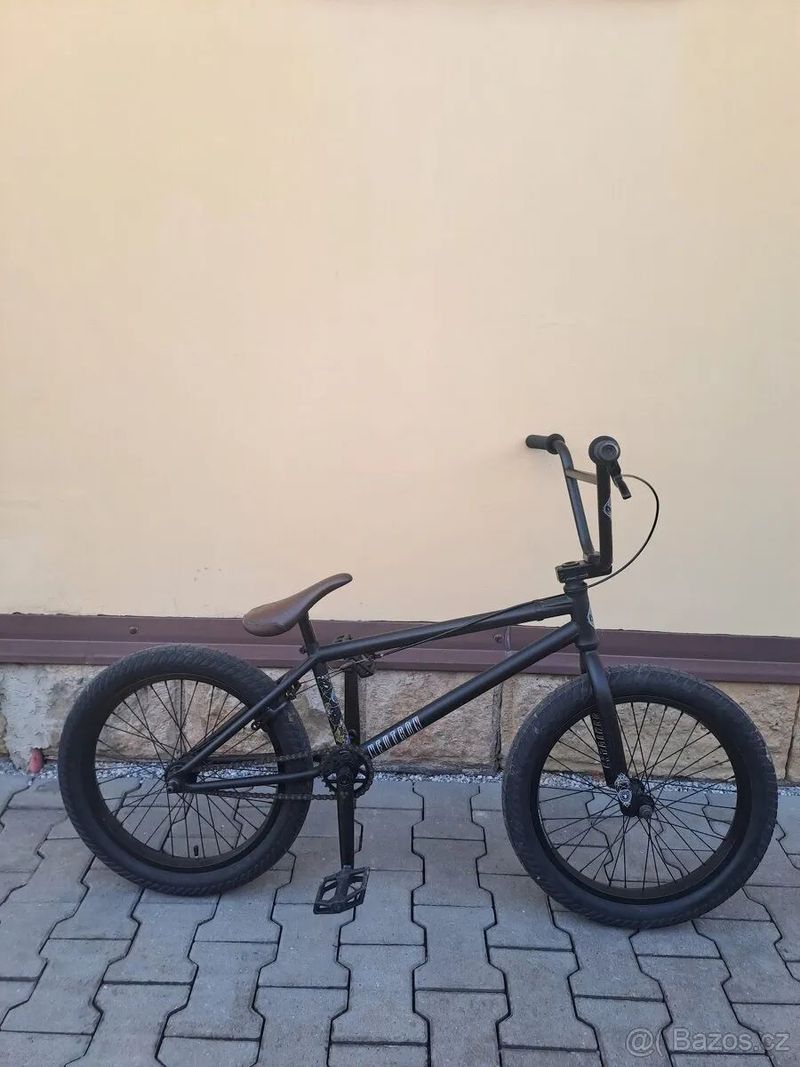 Flybikes Neutron