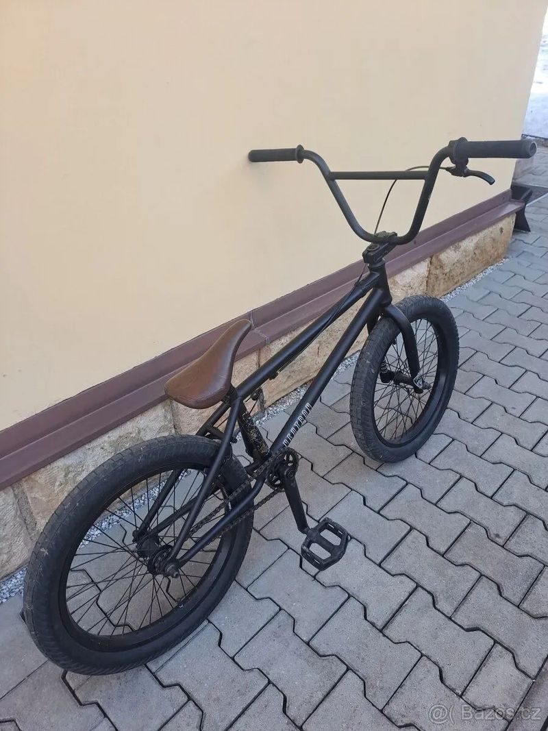 Flybikes Neutron