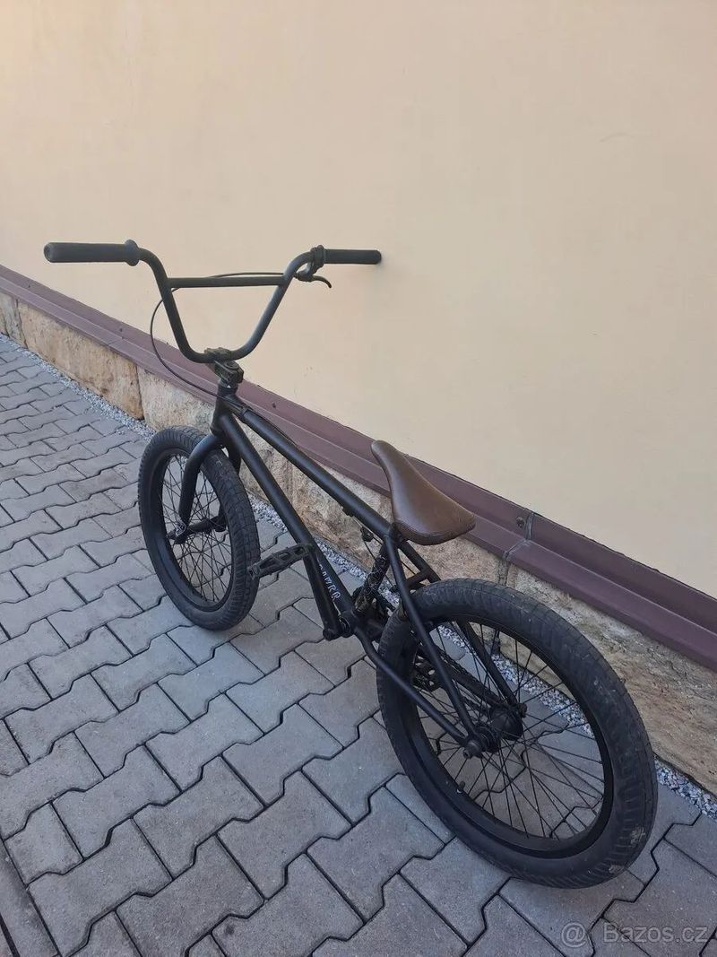 Flybikes Neutron