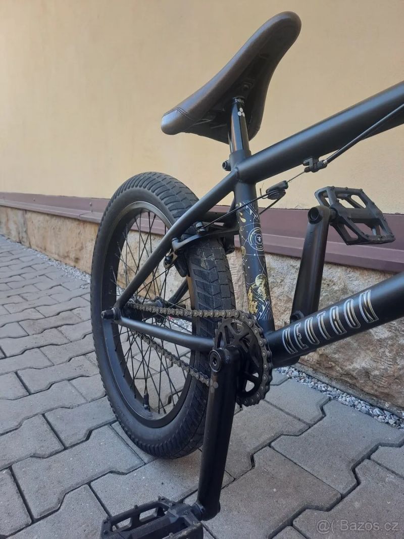 Flybikes Neutron