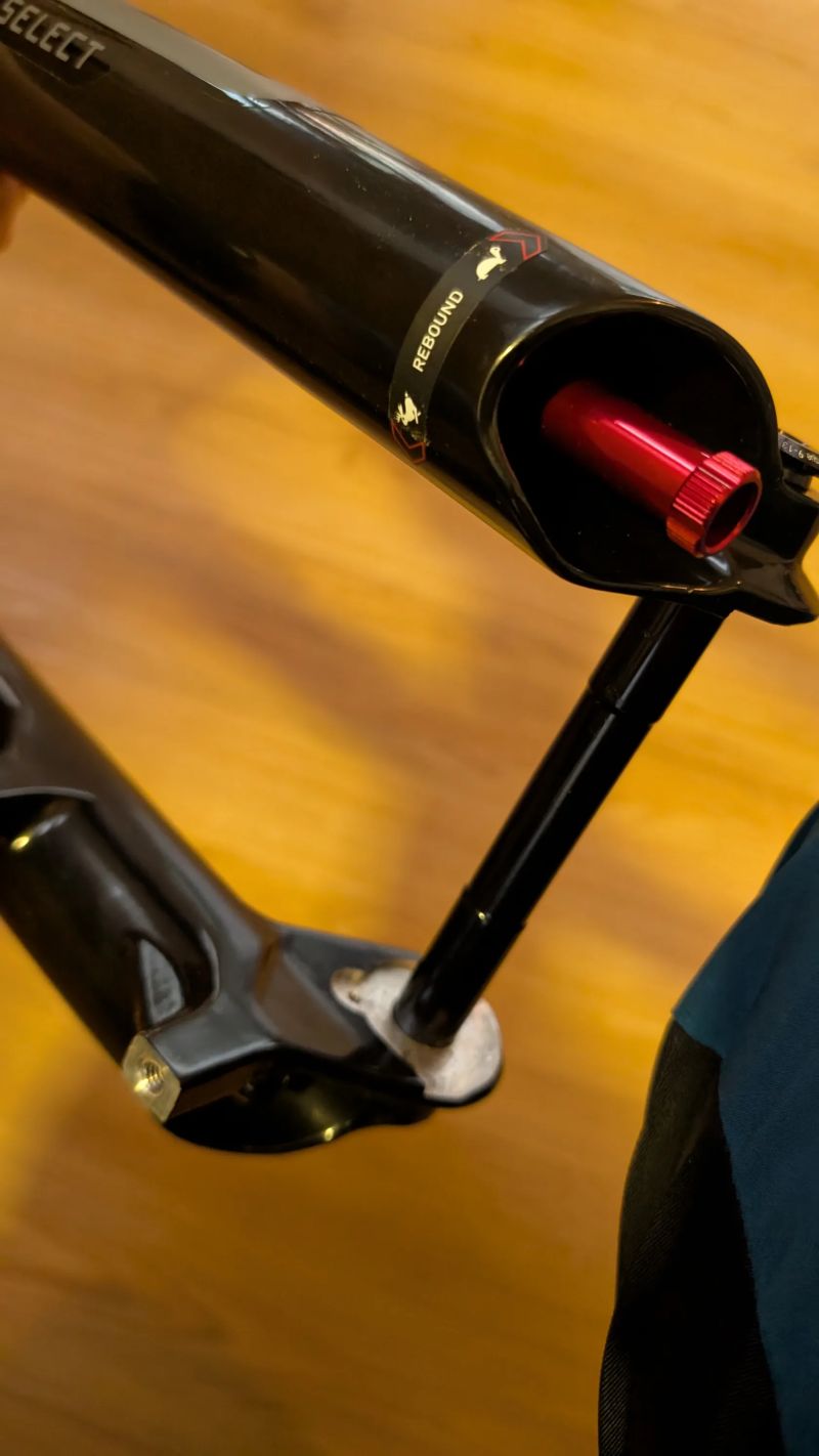 RockShox SID Select, Ride Dynamics developed 3 position, Remote adjust, Debon Air, 15x110mm