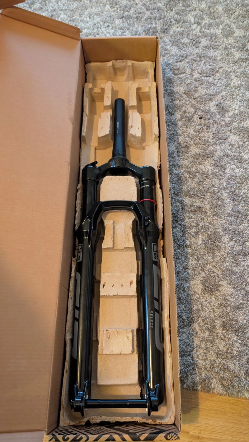 RockShox SID Select, Ride Dynamics developed 3 position, Remote adjust, Debon Air, 15x110mm