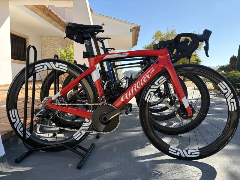 Silniční kolo Wilier Cento 1 Air Disc