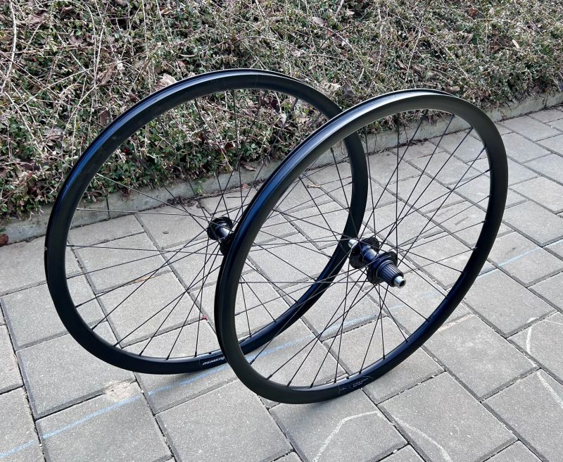 Gravel kola s Microspline Tubeless Ready