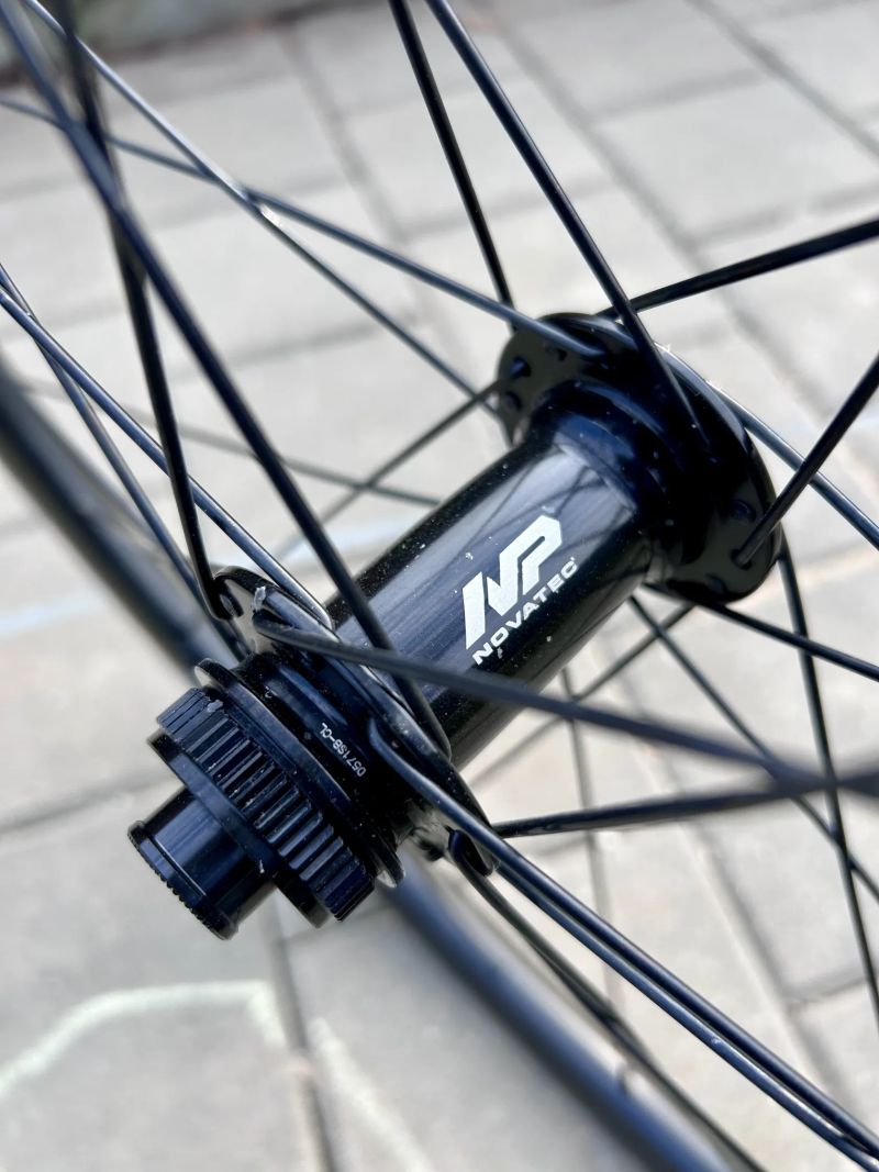 Gravel kola s Microspline Tubeless Ready
