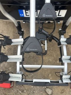 Prodám držák jízdních kol Mercedes-Benz na 3 jízdní kola, původní cena 20.500,-Kc