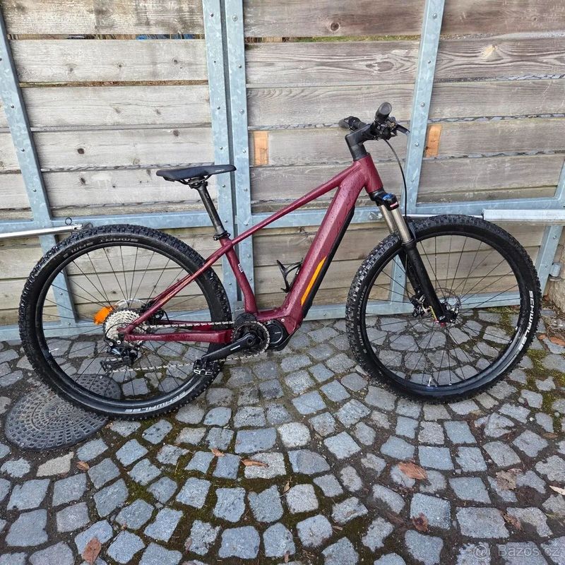 Superior MODO eXP 8069 top stav, jasný a doložený původ, první majitel, najeto jen 700km