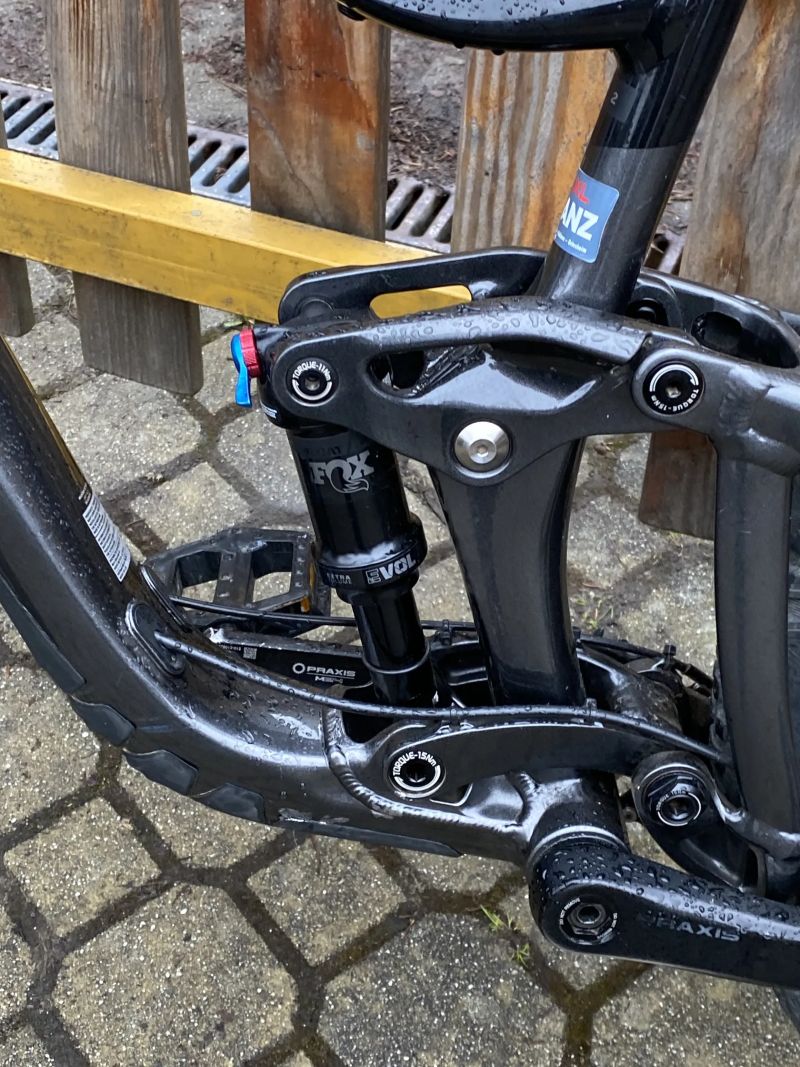 Giant Trance 2 velikost S, od zhruba 160cm, Marzocchi Bomber Z2, 130mm zdvihu