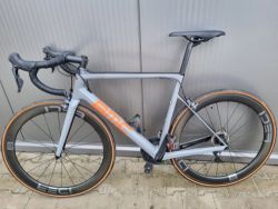 BMC Teammachine SLR 02 vel.56 + karbon kola + tréninková kola
