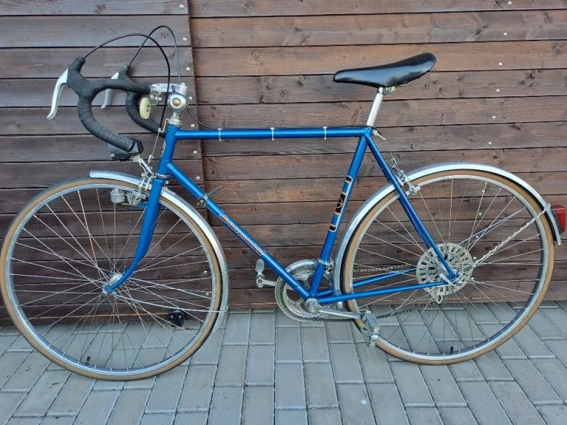 ZÁNOVNÍ ULOŽENKOVÝ Favorit vhodný jako dekorace podniku