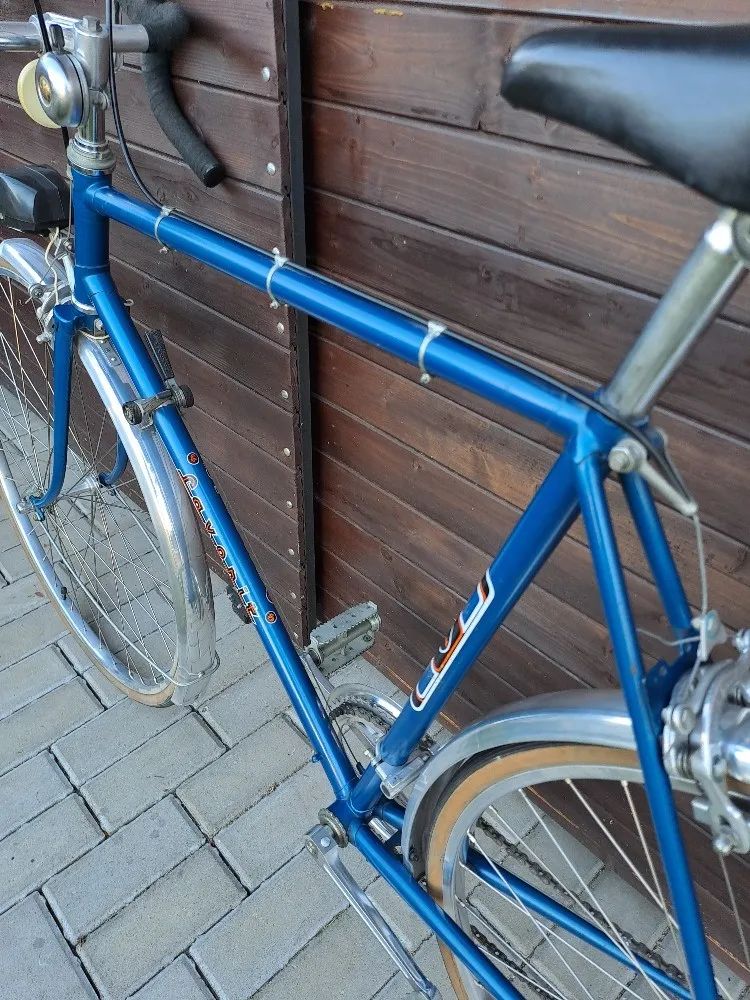 ZÁNOVNÍ ULOŽENKOVÝ Favorit vhodný jako dekorace podniku