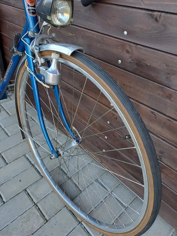 ZÁNOVNÍ ULOŽENKOVÝ Favorit vhodný jako dekorace podniku