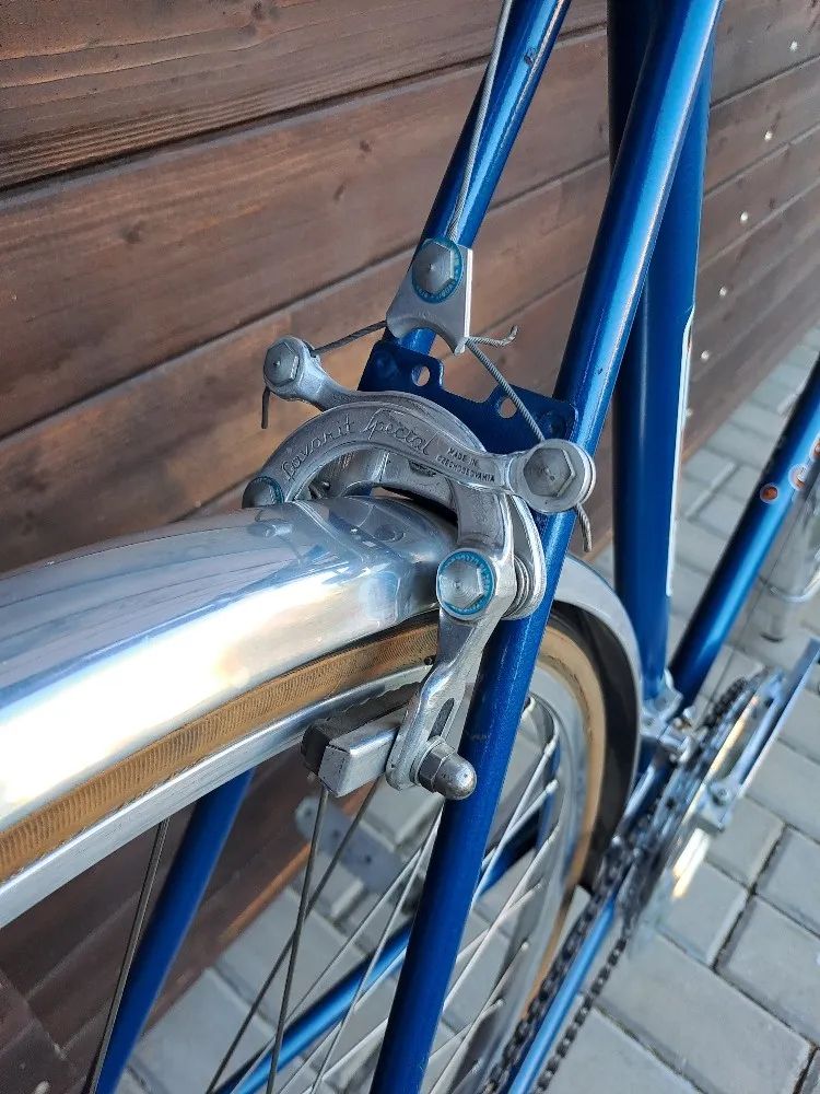 ZÁNOVNÍ ULOŽENKOVÝ Favorit vhodný jako dekorace podniku