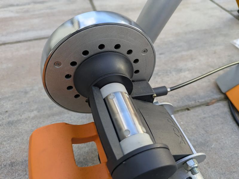 Cyklistický trenažér Tacx Satori Smart Turbo