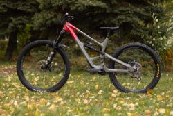 YT Industries Capra Uncaged 10 CF MX
