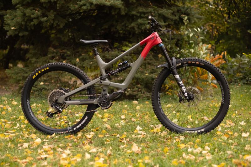 YT Industries Capra Uncaged 10 CF MX
