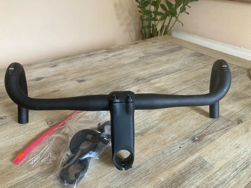 Prodám představec + gravel řídítka Syncros