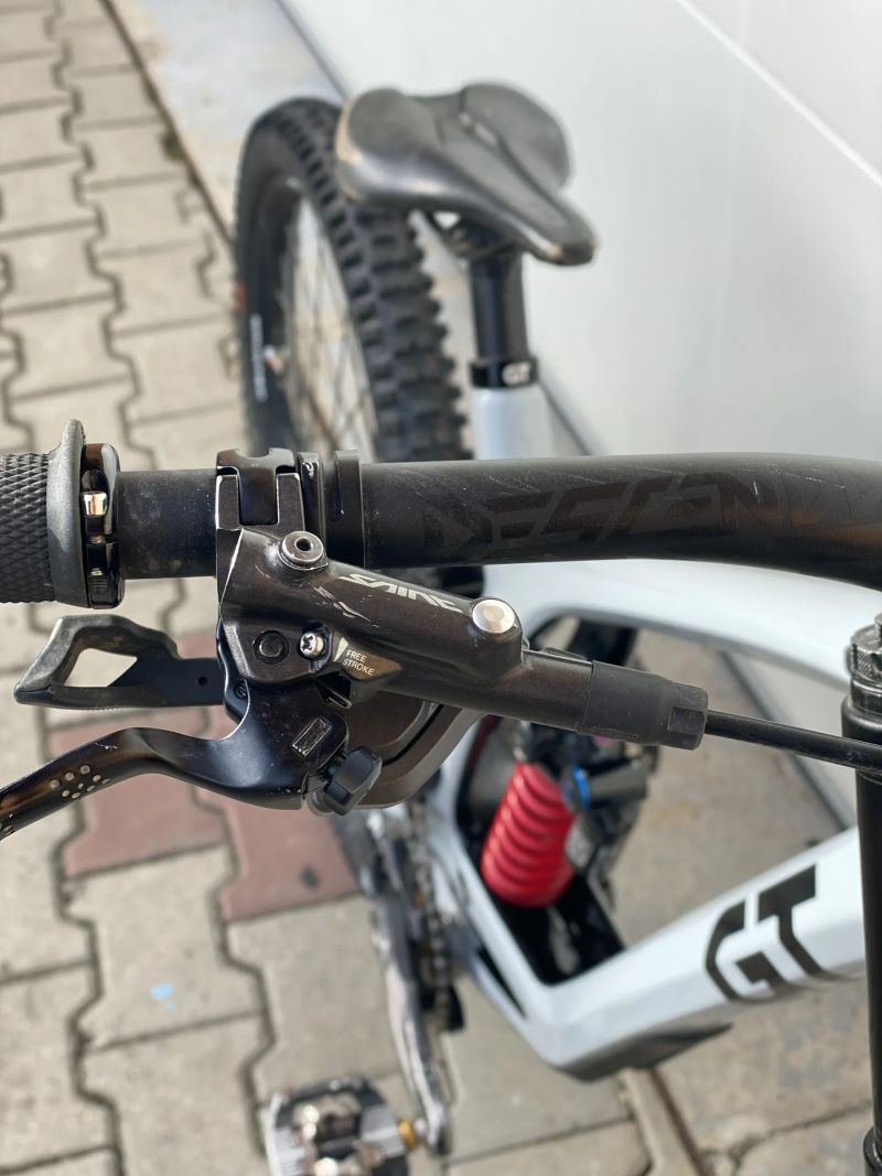 Sjezdové kolo GT Fury