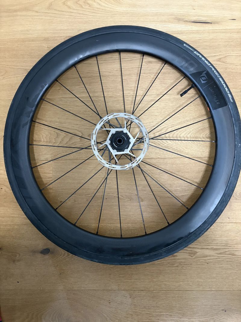 Prodám karbonová kola Syncros Capital 1.0 50 mm + kotouče SRAM 160 mm