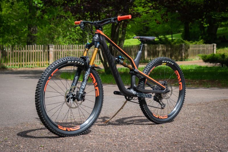 Canyon Spectral CFR 9.0 Ltd 
