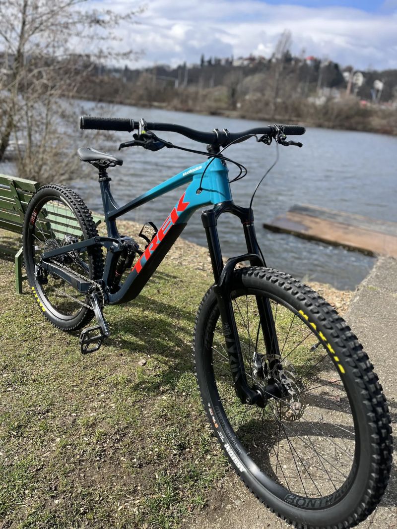 Trek Slash 8