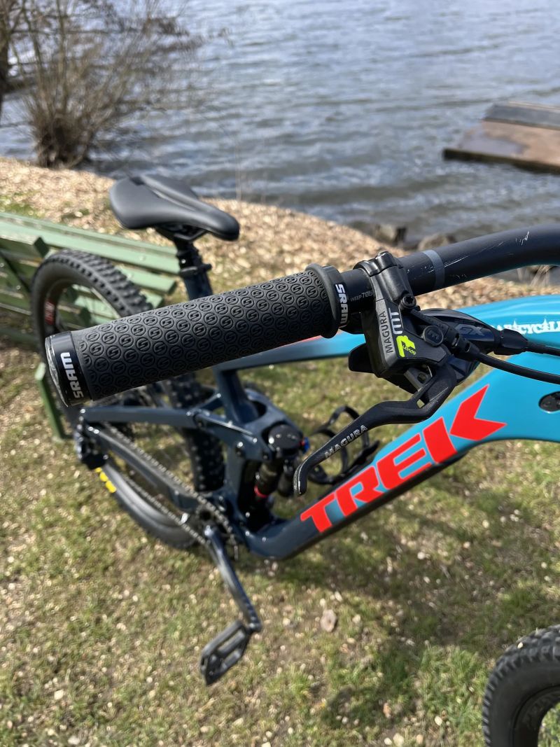 Trek Slash 8