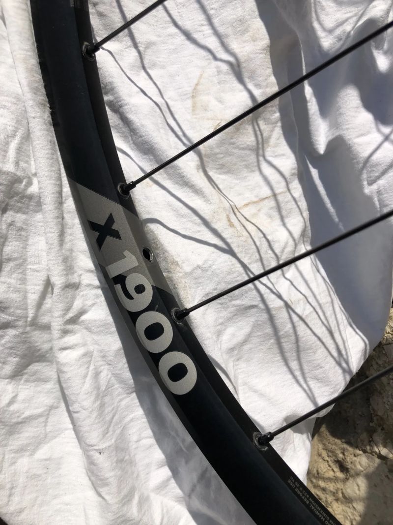 DT Swiss x1900 29”