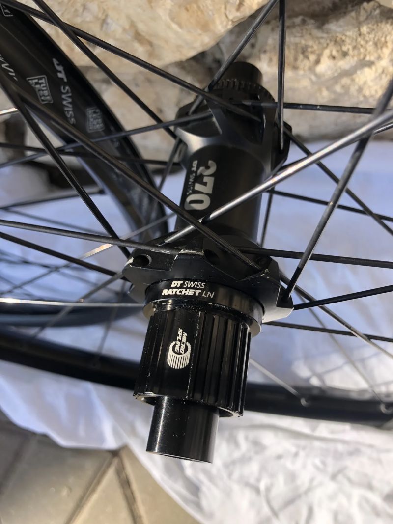 DT Swiss x1900 29”