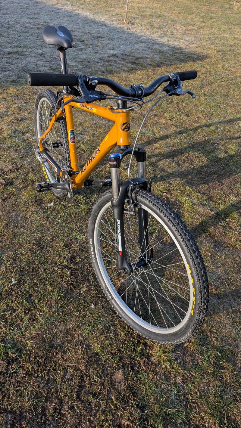 Author Opus 26" velikost L/19 - stav nového