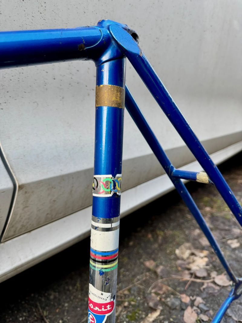 dráhový Favorit F2