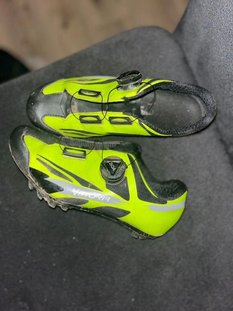 Tretry VITTORIA vel 34