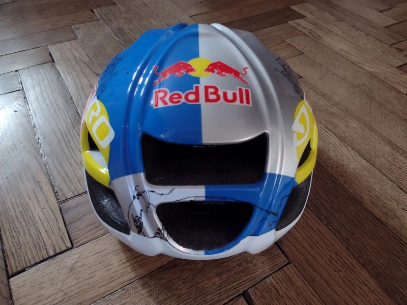 Red Bull helma