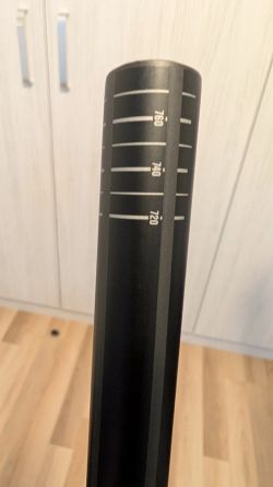 Karbonová řidítka Pivot 780mm, rise 20mm