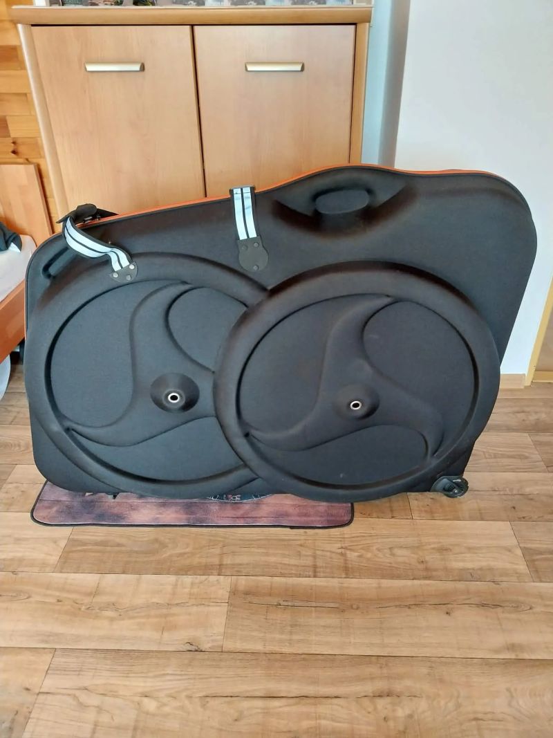 Pronájem kufru pro přepravu kola v letadle