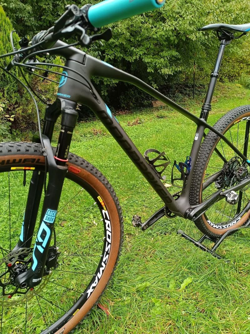 MONDRAKER Podium Carbon 29" black phantom/light blue