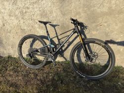 Mondraker F-PODIUM CARBON RR